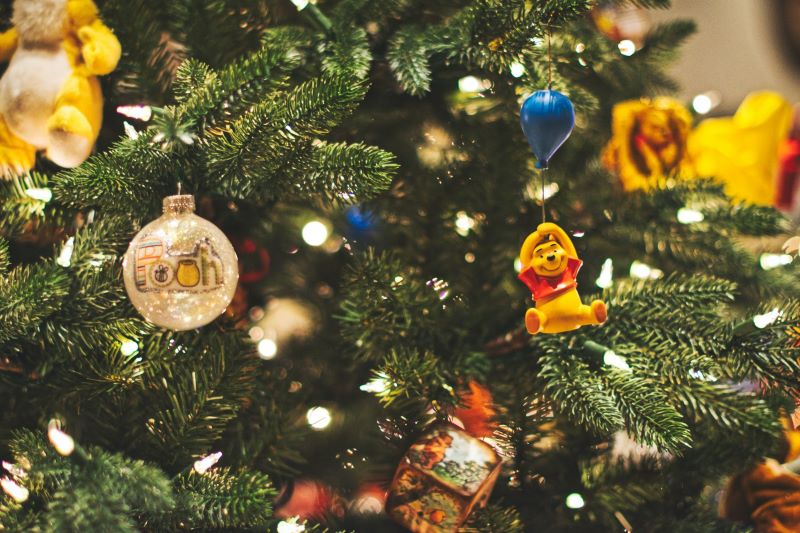 Buy the best artificial Christmas trees online with these 2 picks