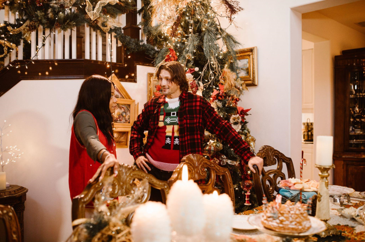 Decorating a Winter Wonderland with the Perfect Christmas Tree for a 9-Foot Ceiling