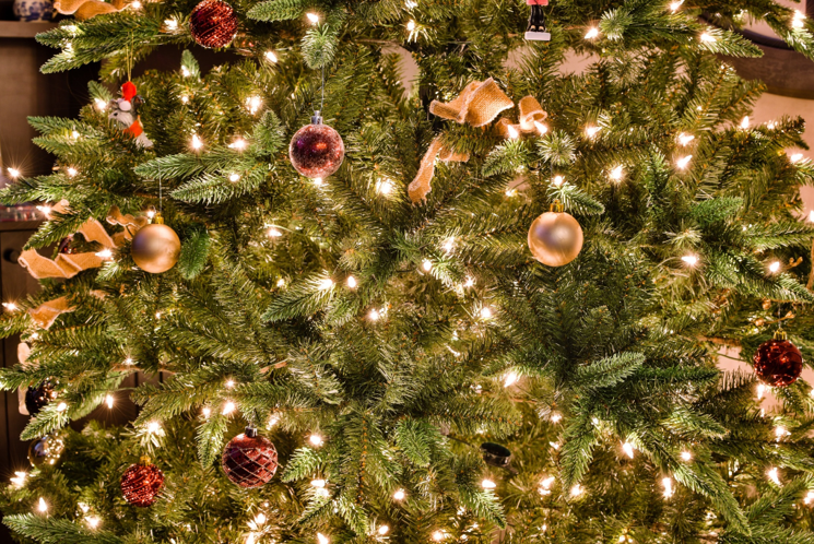 Artificial Christmas Trees: Save Money and Time Without Sacrificing Beauty